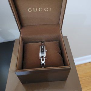 Ladies Gucci Watch (like new, only worn once or twice)